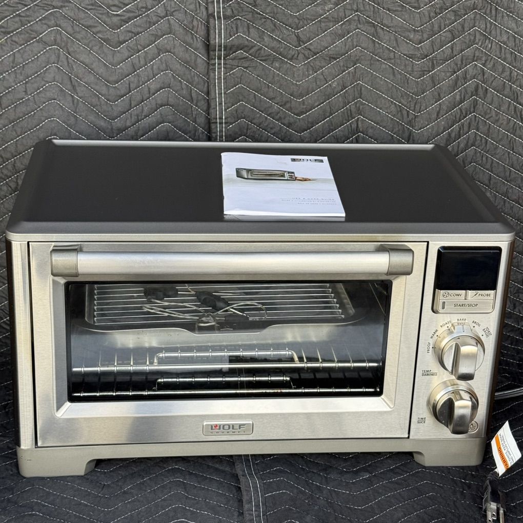 WOLF Digital Countertop Convection Toaster Oven