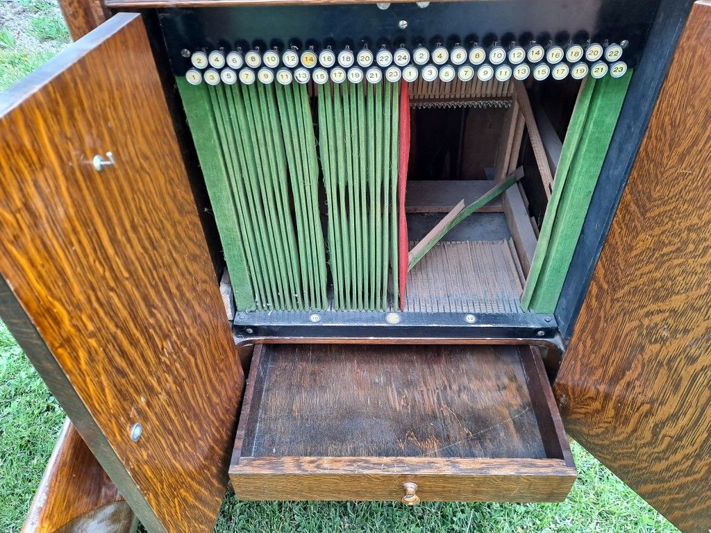 Main image 6