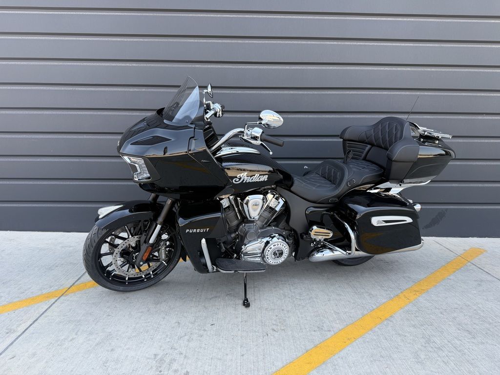 2026 Indian Motorcycle® Pursuit® Limited Black Metallic