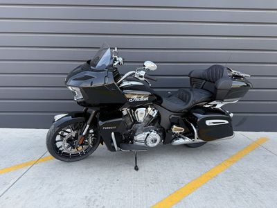 2026 Indian Motorcycle® Pursuit® Limited Black Metallic