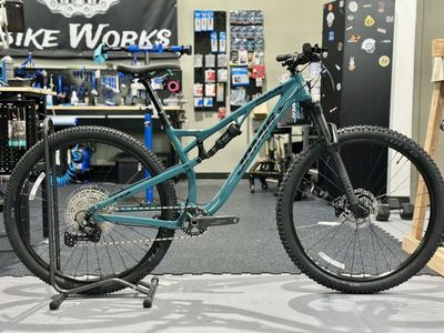 Jamis Faultline A2 | Size M | Riptide Color