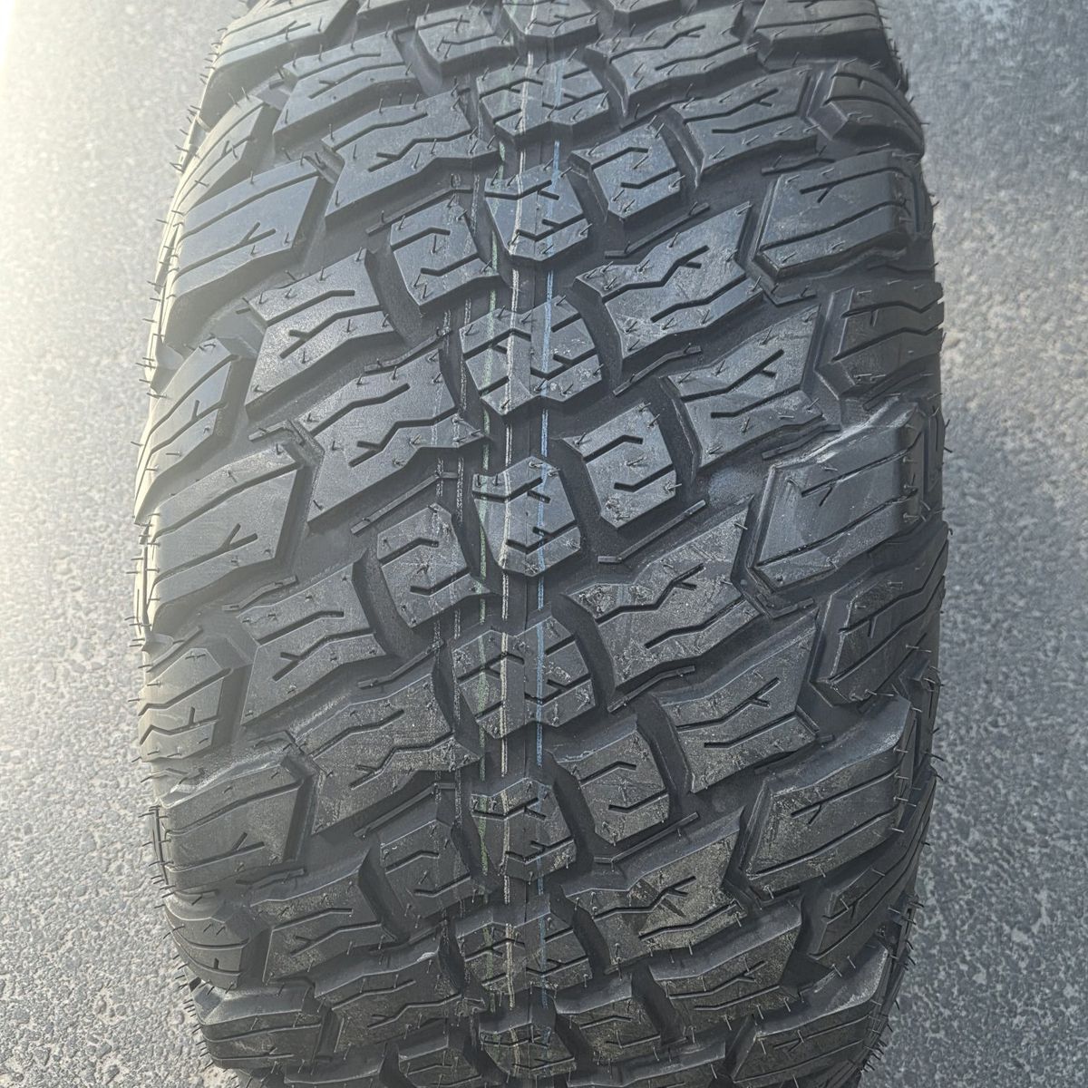 Kenda Lawn Mower & Tractor Tire on Rim