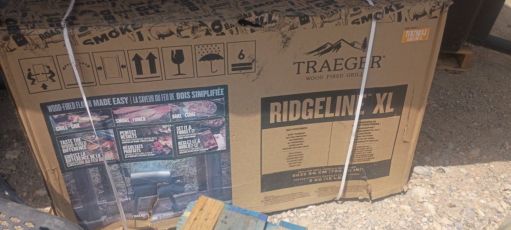 traeger Ridgeline XL $600 brand new