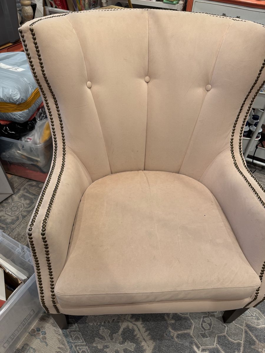 Accent chairs