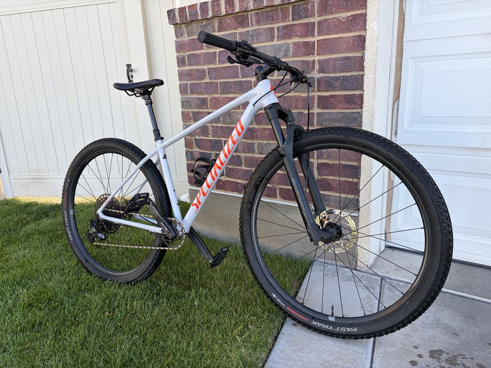 Specialized Chisel 29er Mountain Bike - Ready2Ride