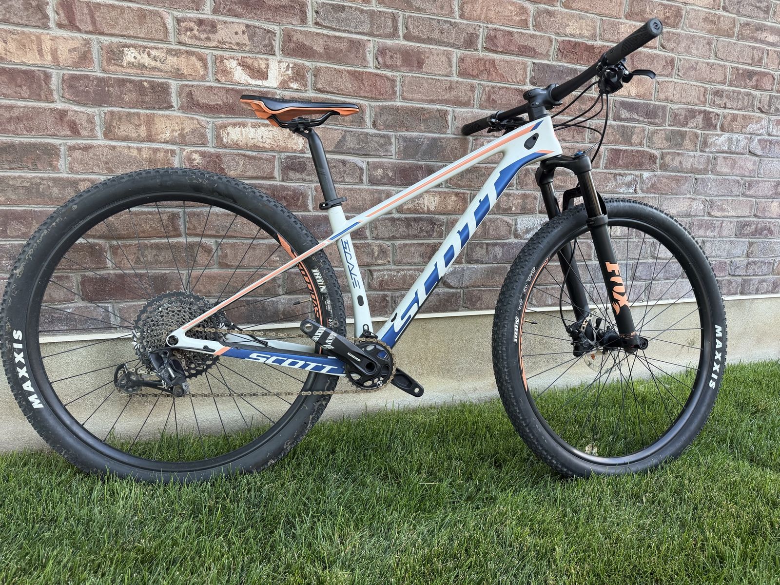 Scott Scale 29 er size small woman specific
