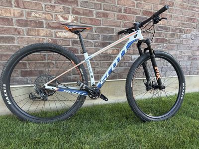 Scott Scale 29 er size small woman specific