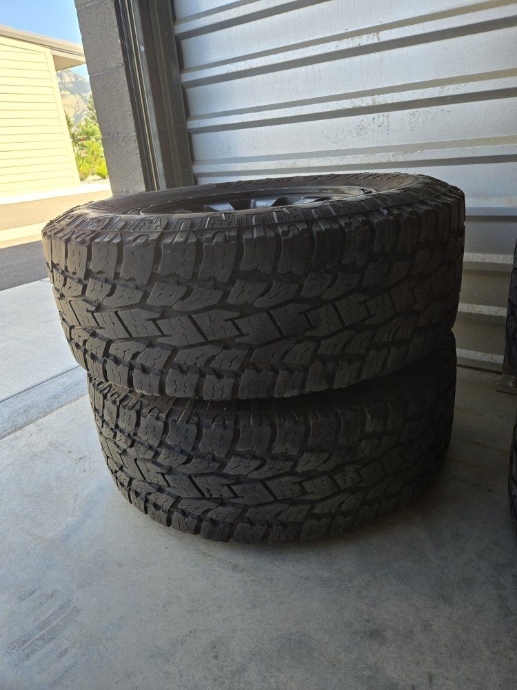 20" Matte Black Fuel Wheels & 35" Toyo Tires - FULL SETUP w/ TPMS & Lugs (6x139.7)