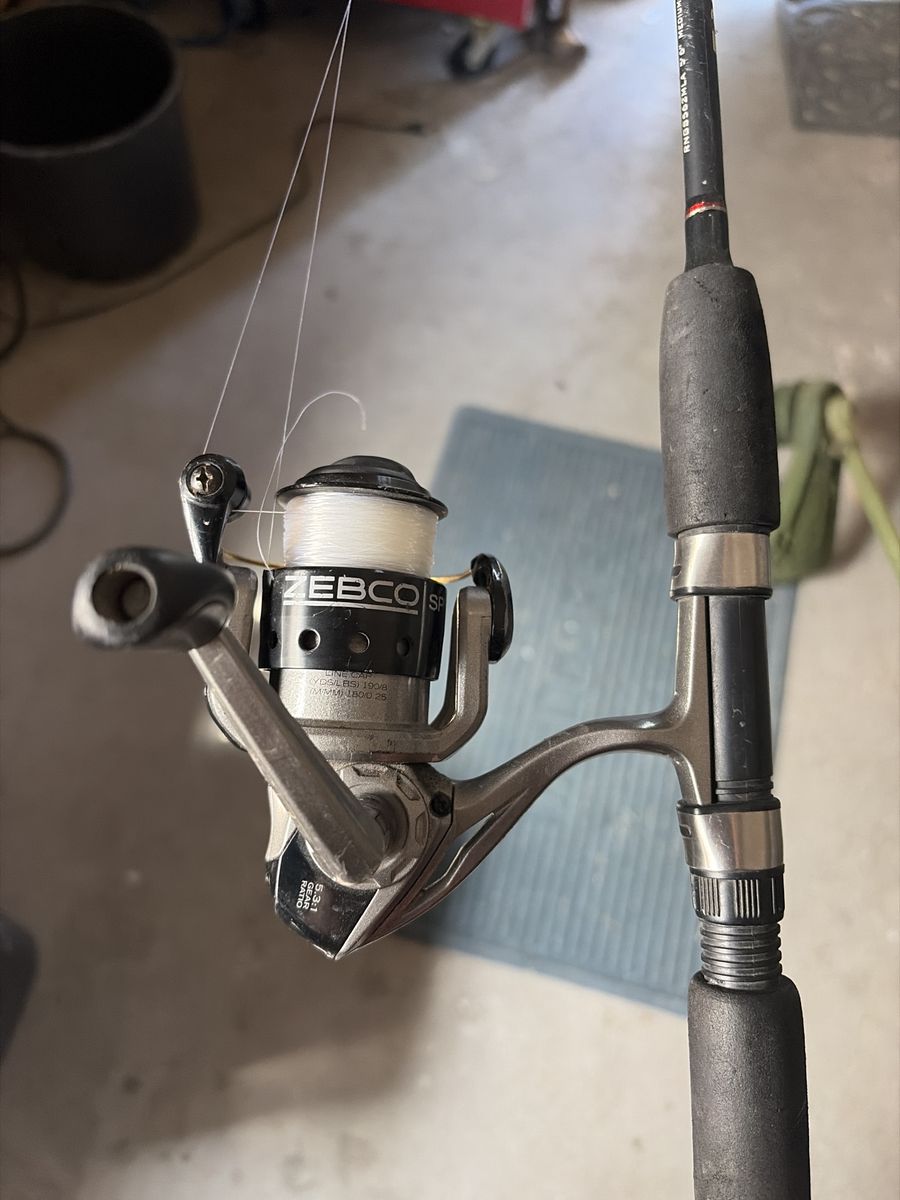 Zebco spyn fishing reel A LOT OF LINE!