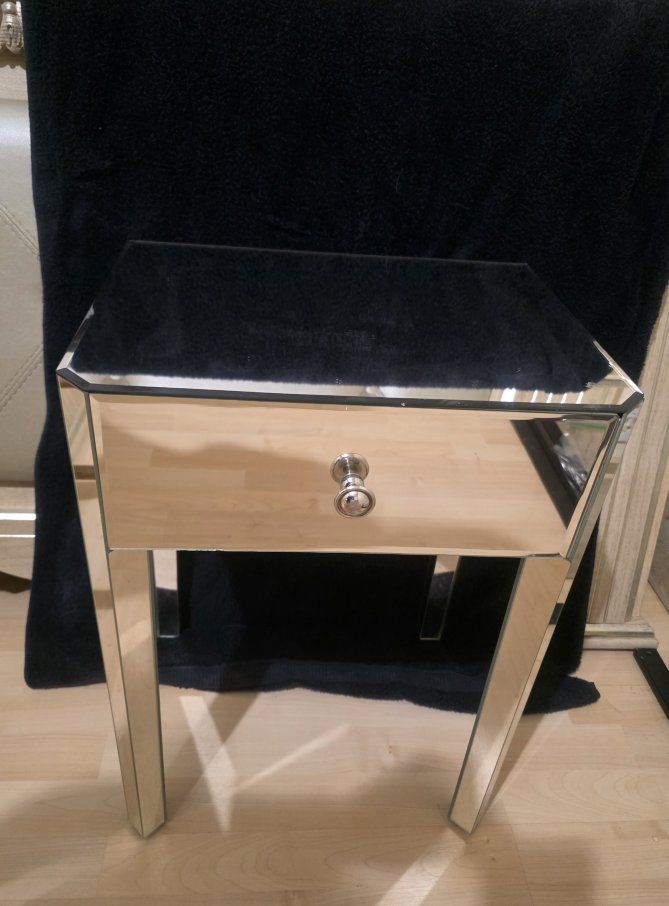 Night stand