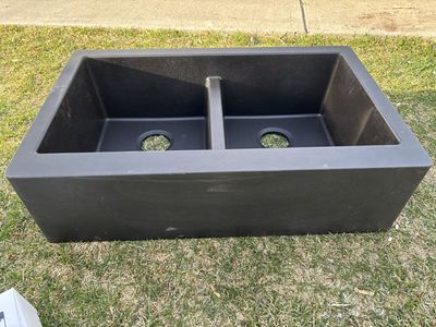 @+ Karran Undermount Quarts Double Sink Black