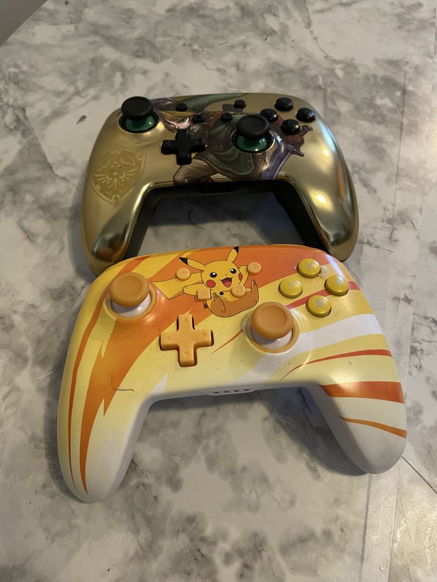 Nintendo switch controllers