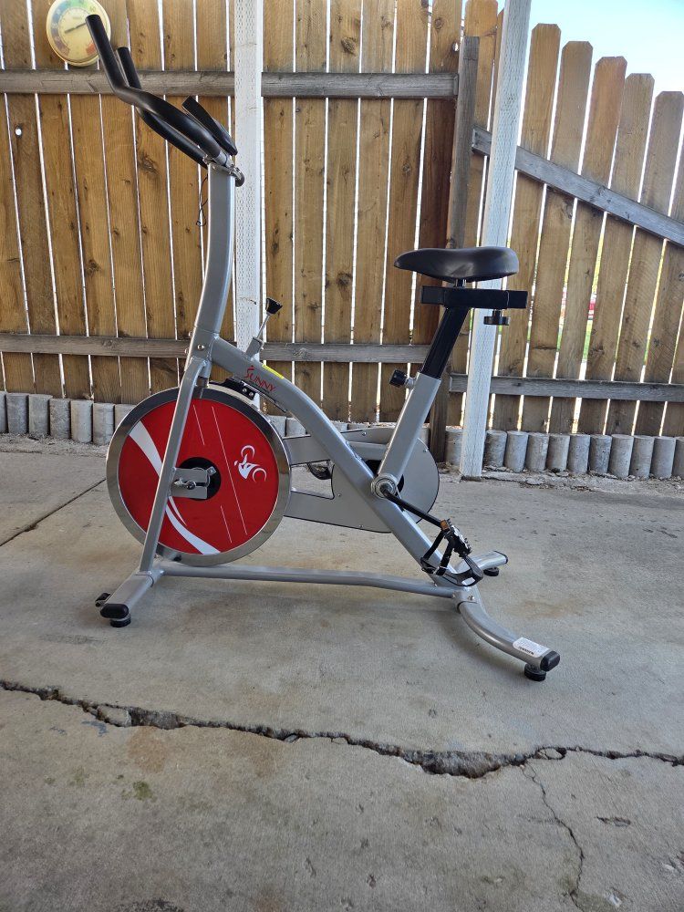Sunny Health & Fitness Indoor Cycling Exercise Bike with Monitor