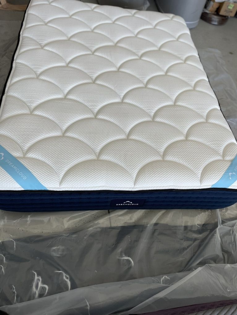 DreamCloud Premier Queen Mattress