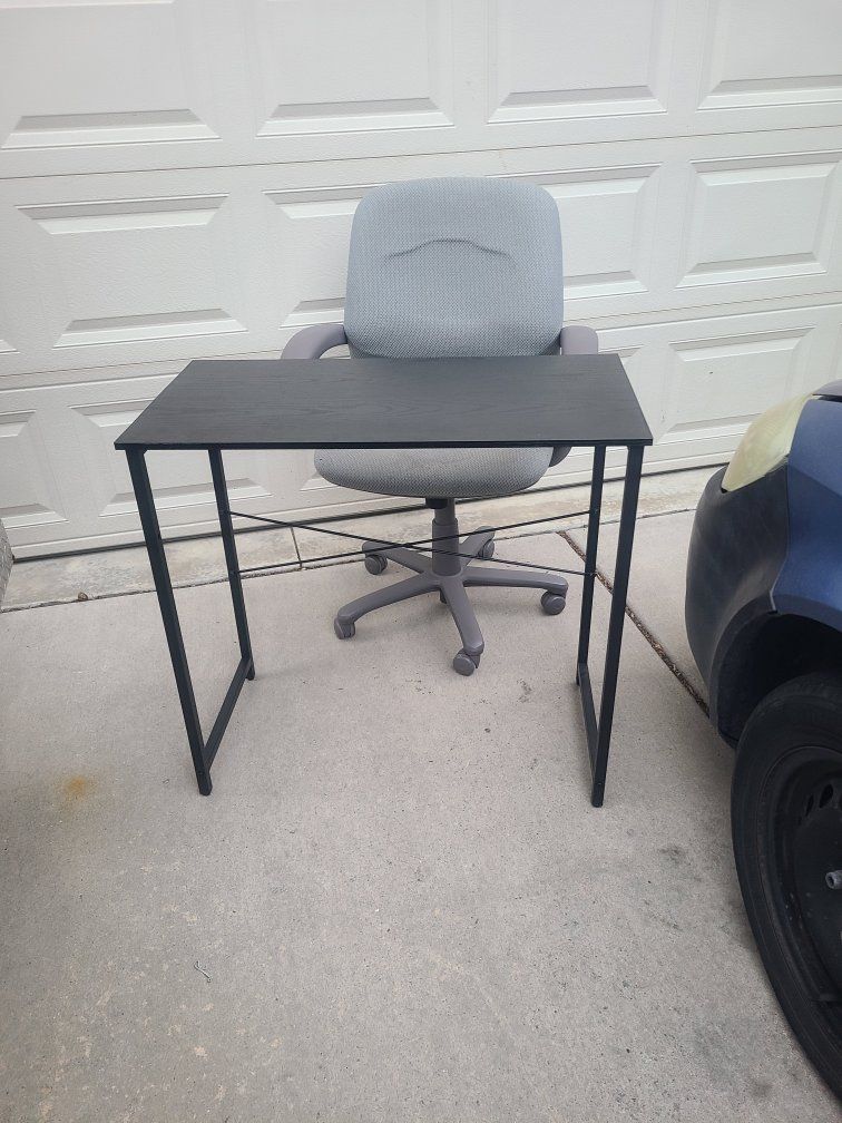 desk and chair set