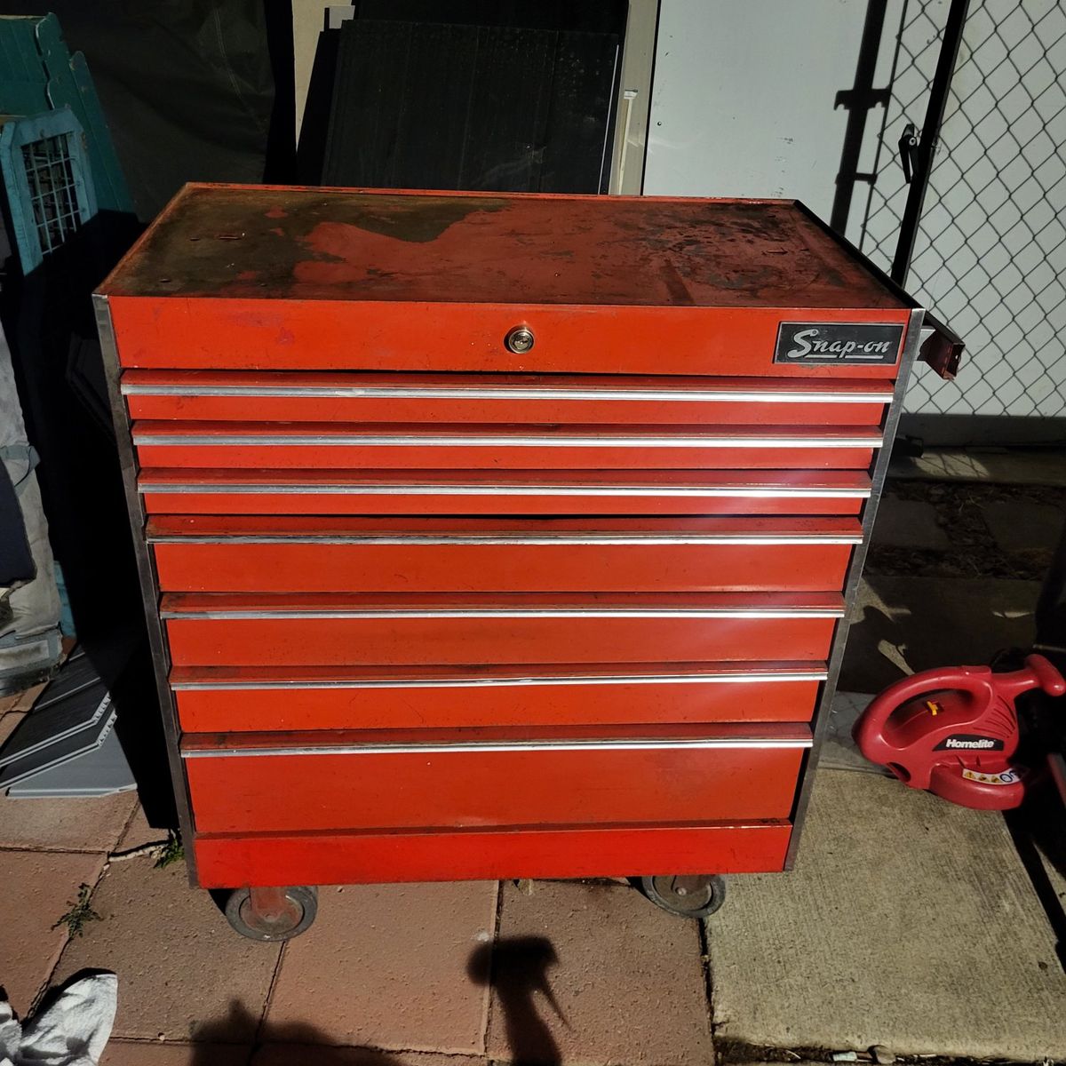 snap on bottom tool box