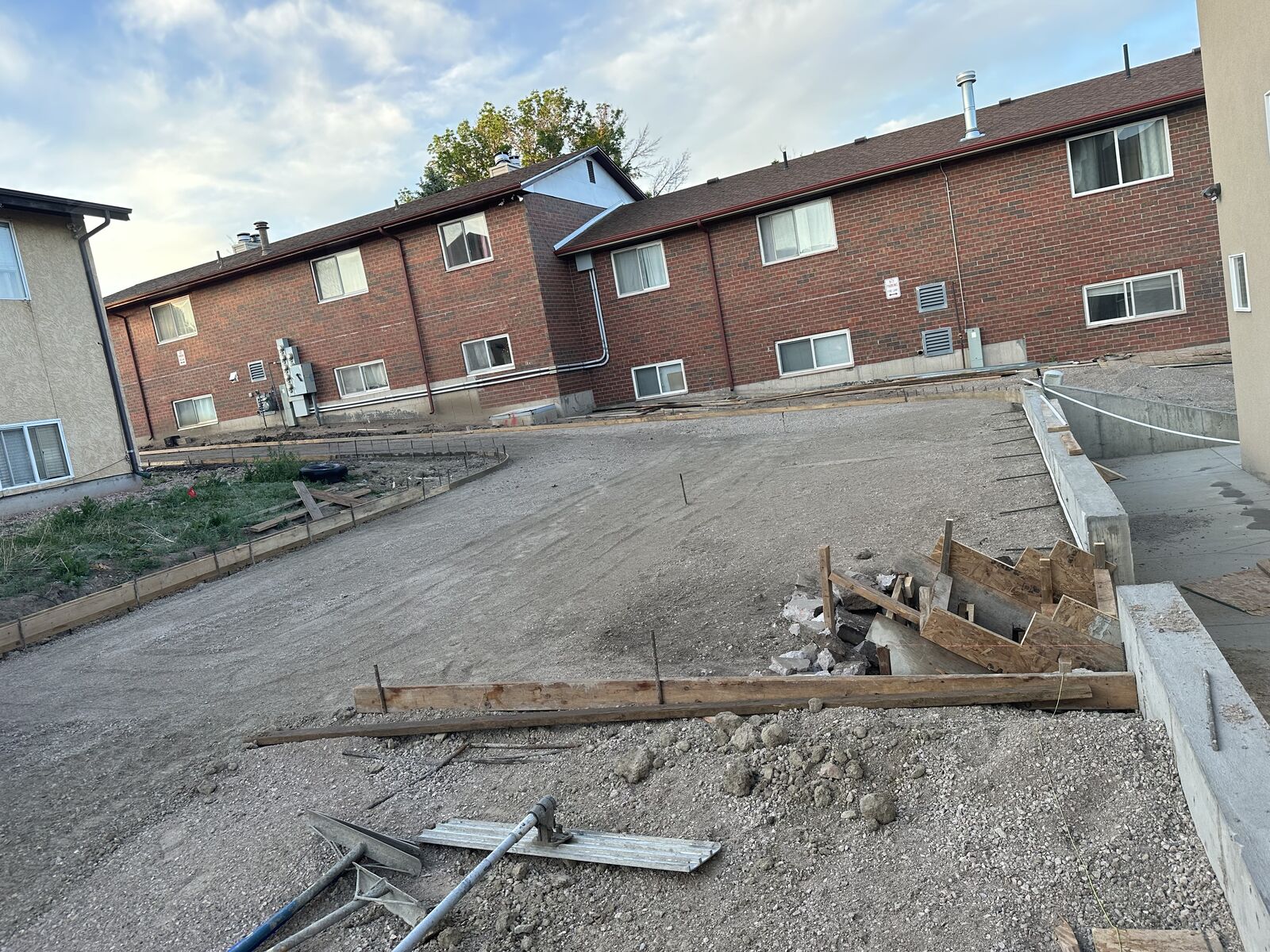 Concrete Flatwork | Concrete Driveways | Concrete Patio | Drywall Installation | Basement Finishing