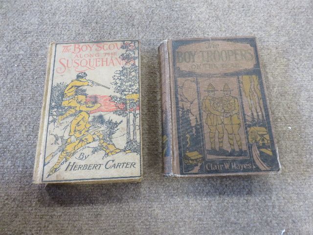 A PAIR OF ANTIQUE BOY SCOUTS OF AMERICA BOOKS – ONE FROM 1915 AND THE SECOND FROM 1922