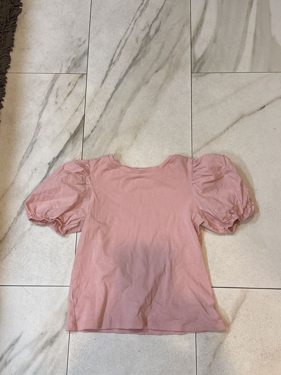 Gap size extra large shirt.