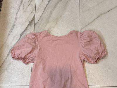 Gap size extra large shirt.