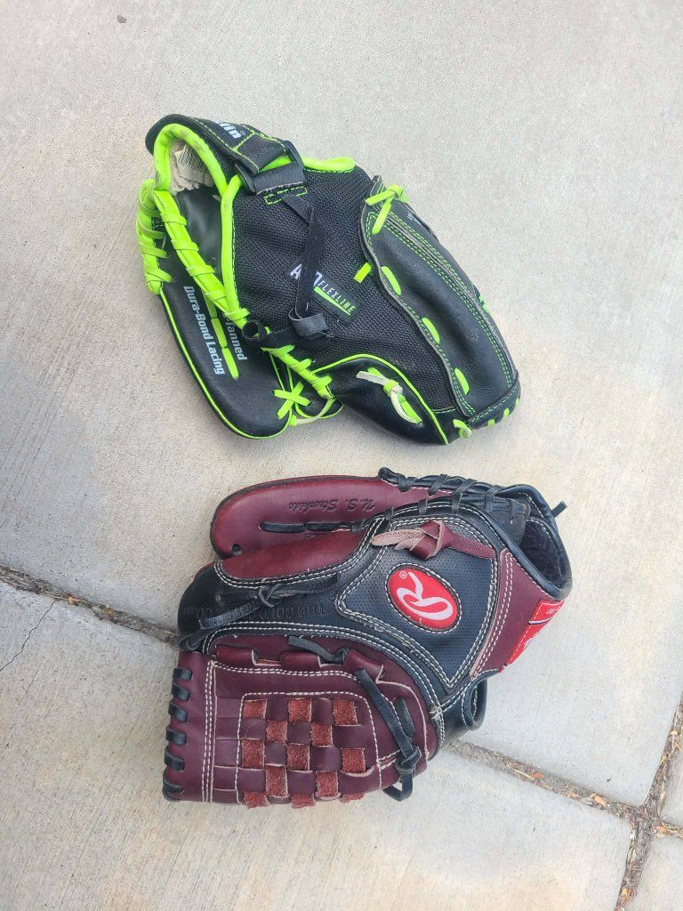 baseball Softball tball mitts