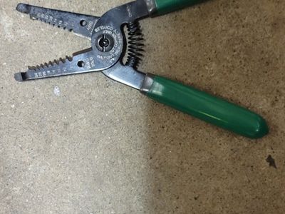 Betaco Multi-purpose Wire Stripper/Crimper Pliers - Green Handles, Good Condition