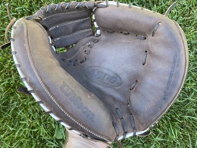 Wilson 34 in. Baseball Catchers Glove