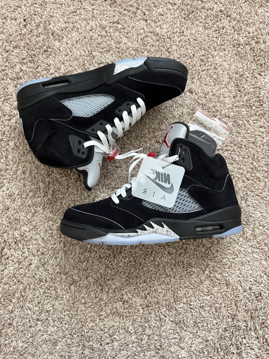 Air Jordan 5 Retro Metallic Black / Fire Red