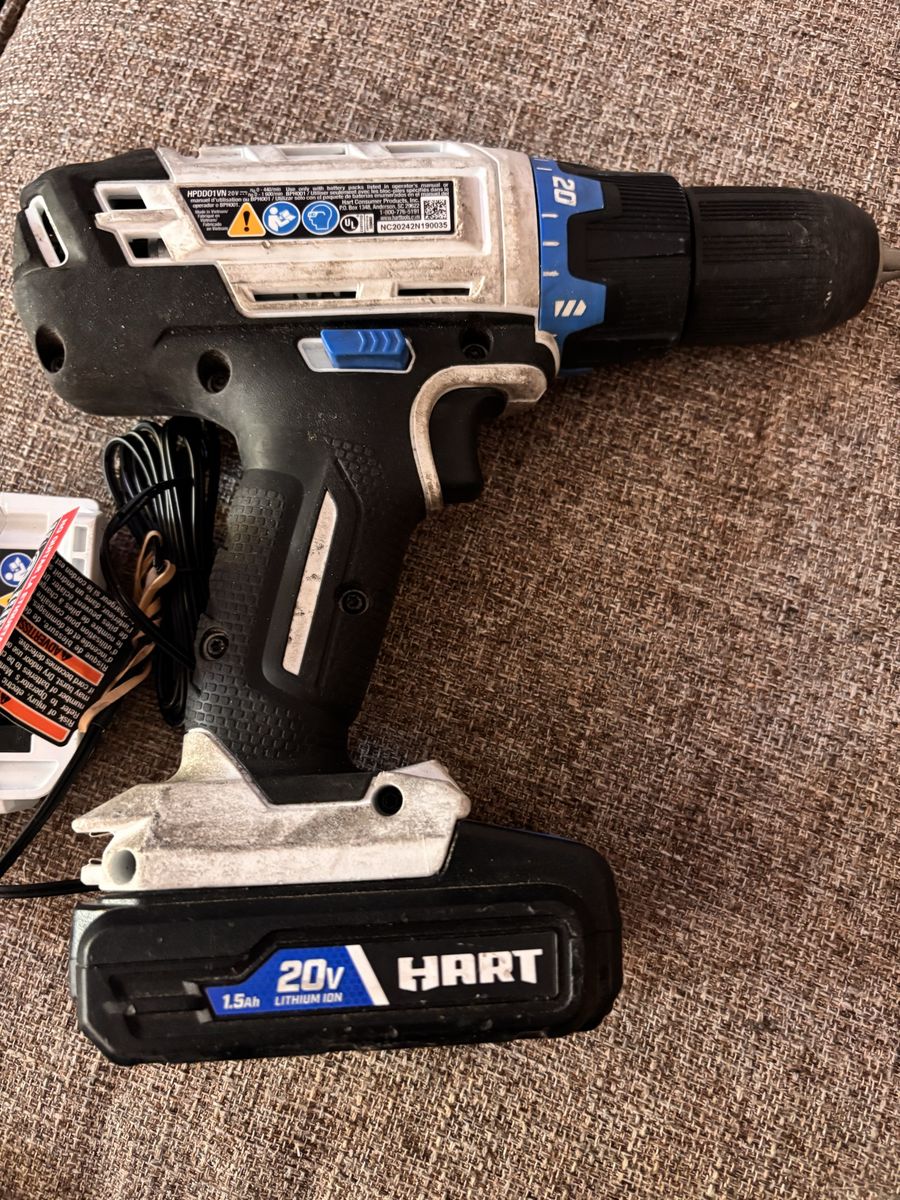 Nice, good working hart hammer dill with battery and charger