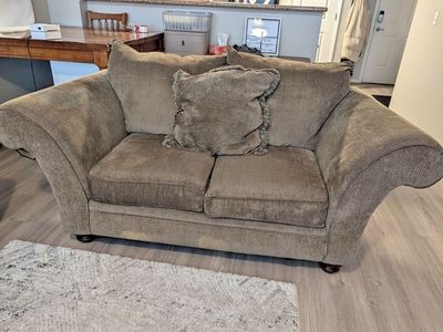 Comfy Brown Loveseat and Armchair Set
