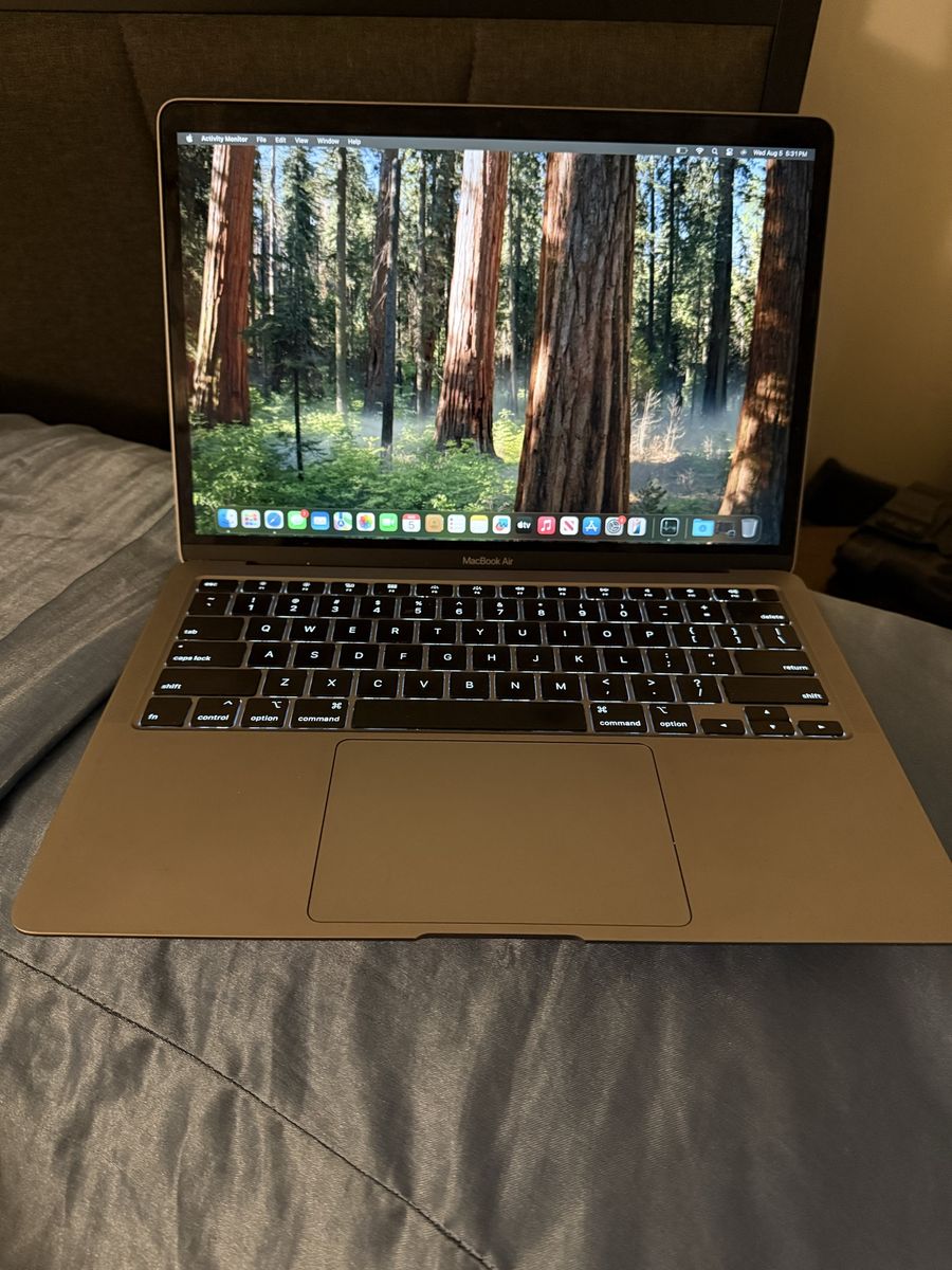 MacBook Air Intel I3 13 inch 256 GB