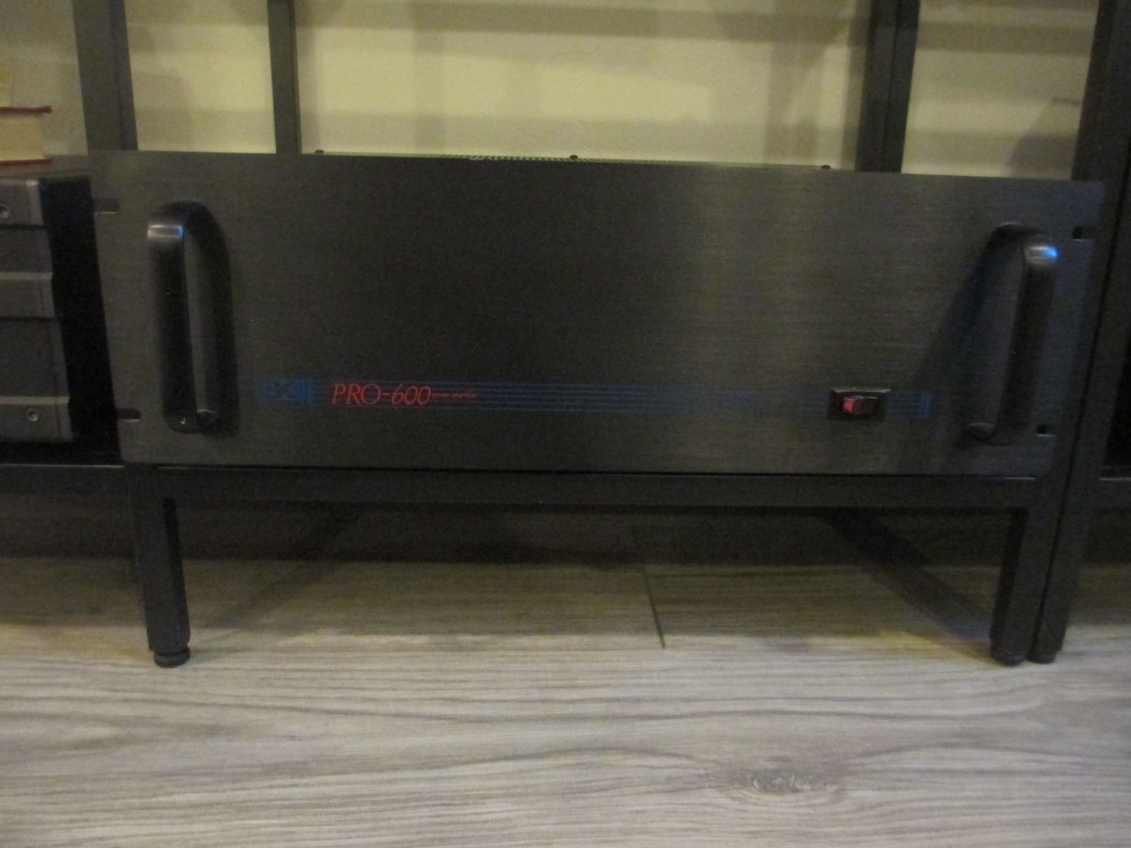 B&K Pro 600 power amplifier