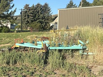 24 ft Hess chisel plow/digger with hang-on harrows - PRICE DROP