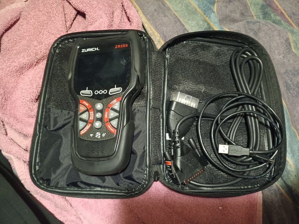 Zurich ZR15S OBD2 Code Reader Scanner Auto Diagnostic Tool with Case & Cables - Excellent Condition