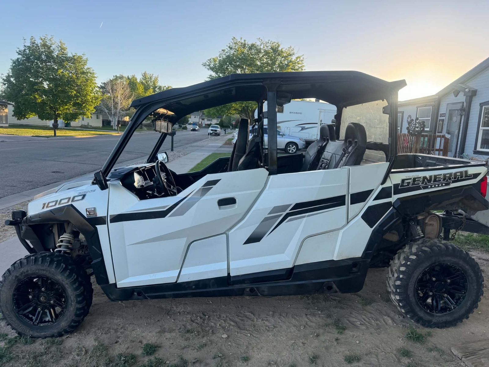 2019 polaris General 1000 seats 6