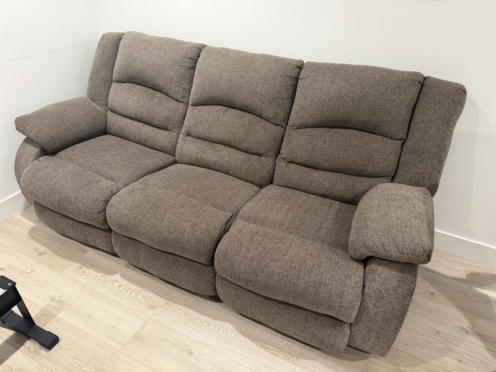 Comfortable recliner fabric couch