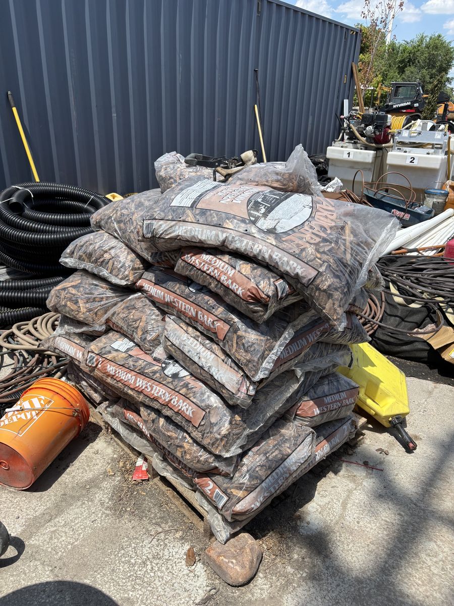 Brown Medium Western Bark Bagged Mulch Nuggets