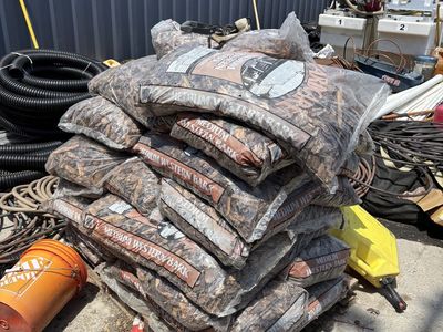 Brown Medium Western Bark Bagged Mulch Nuggets
