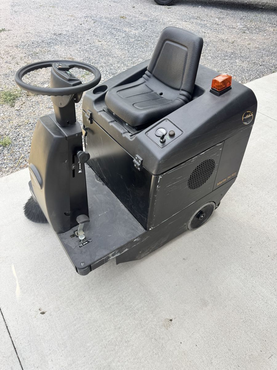 NSS Manta 34 RS Industrial Sweeper - Used Floor Cleaner
