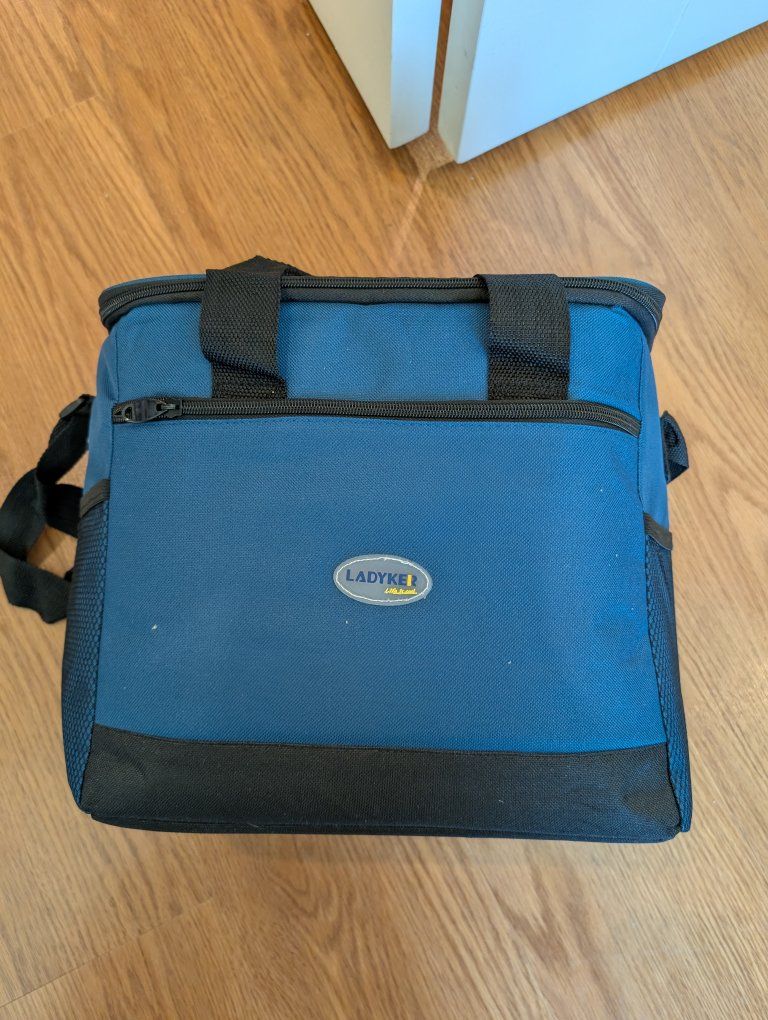 LADYKEK Blue Insulated Cooler Bag - Soft Sided, Zippered, and Portable for Drinks & Food