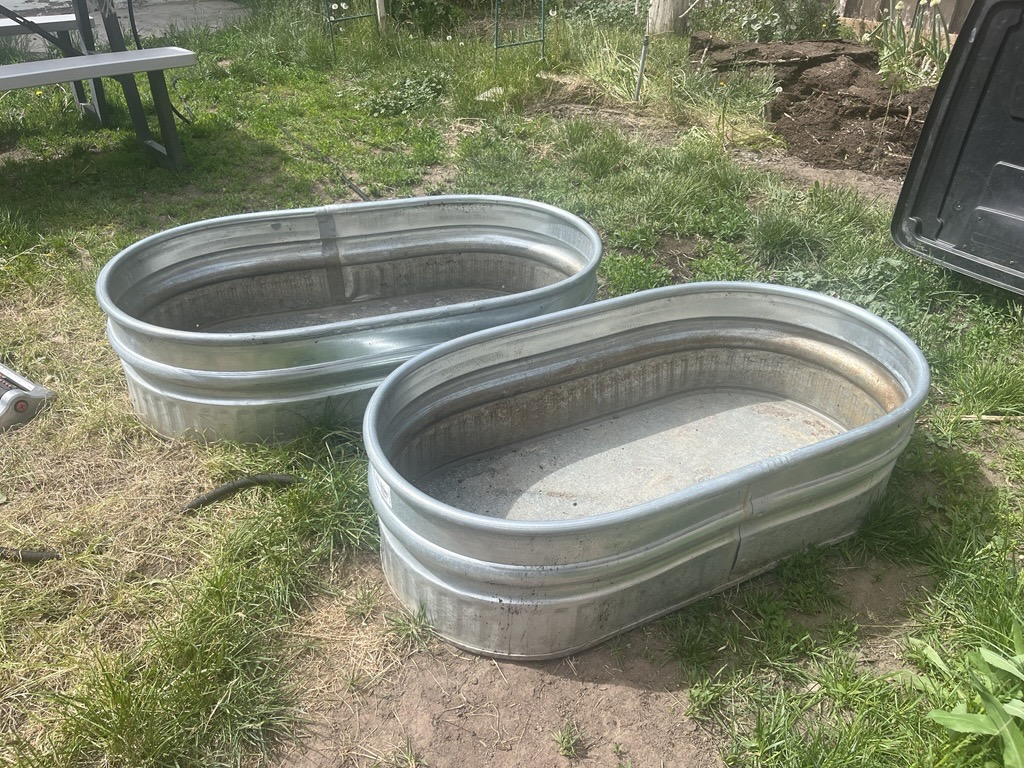 Behlen Round End Tanks 2x1x4