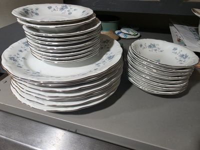 Johann Haviland Bavaria Germany Blue Rose Floral Gold Trim Dinnerware Set