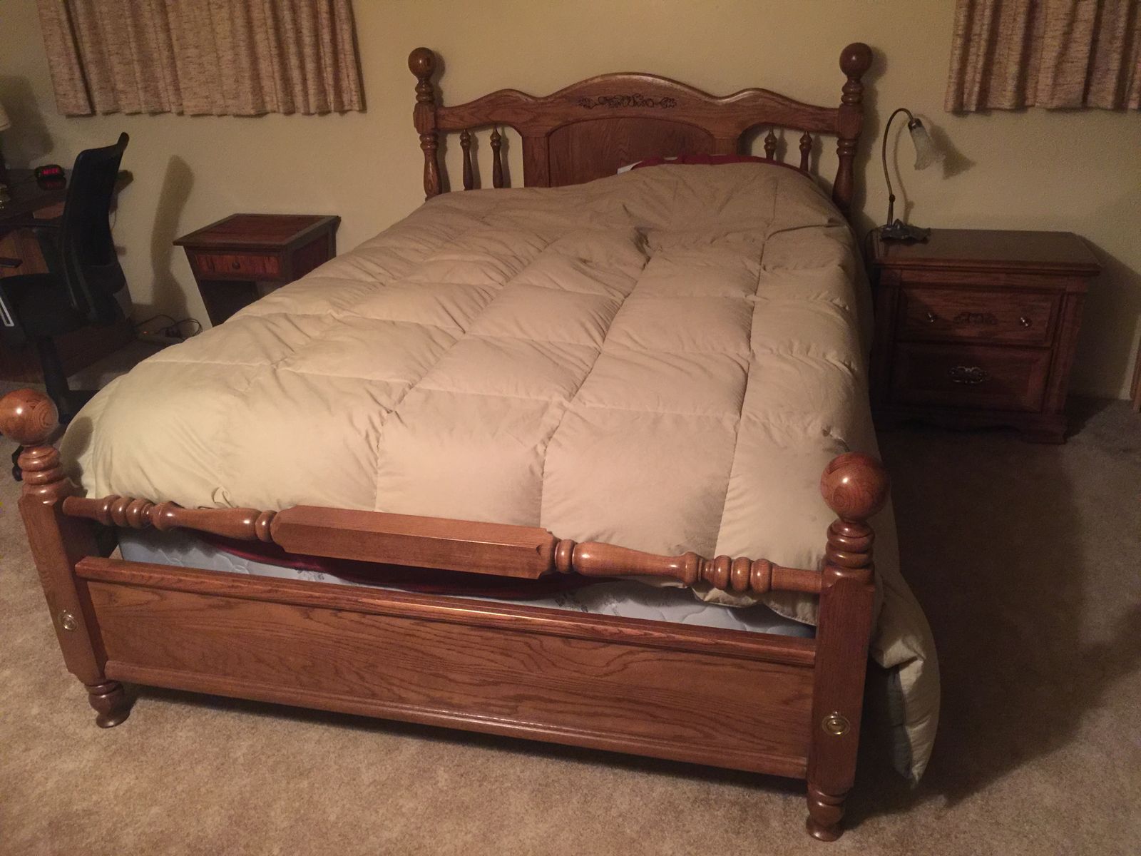 Solid Oak Queen Size Bed Headboard and Footboard Frame