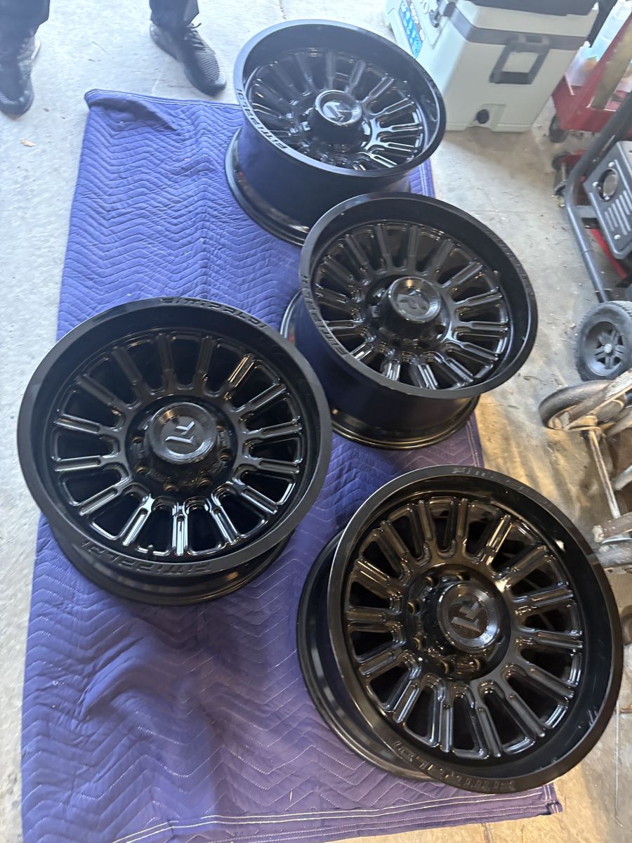 Fuel rims Set of 4 Fittipaldi Gloss Black fuel Wheels-20” off a Ford F250