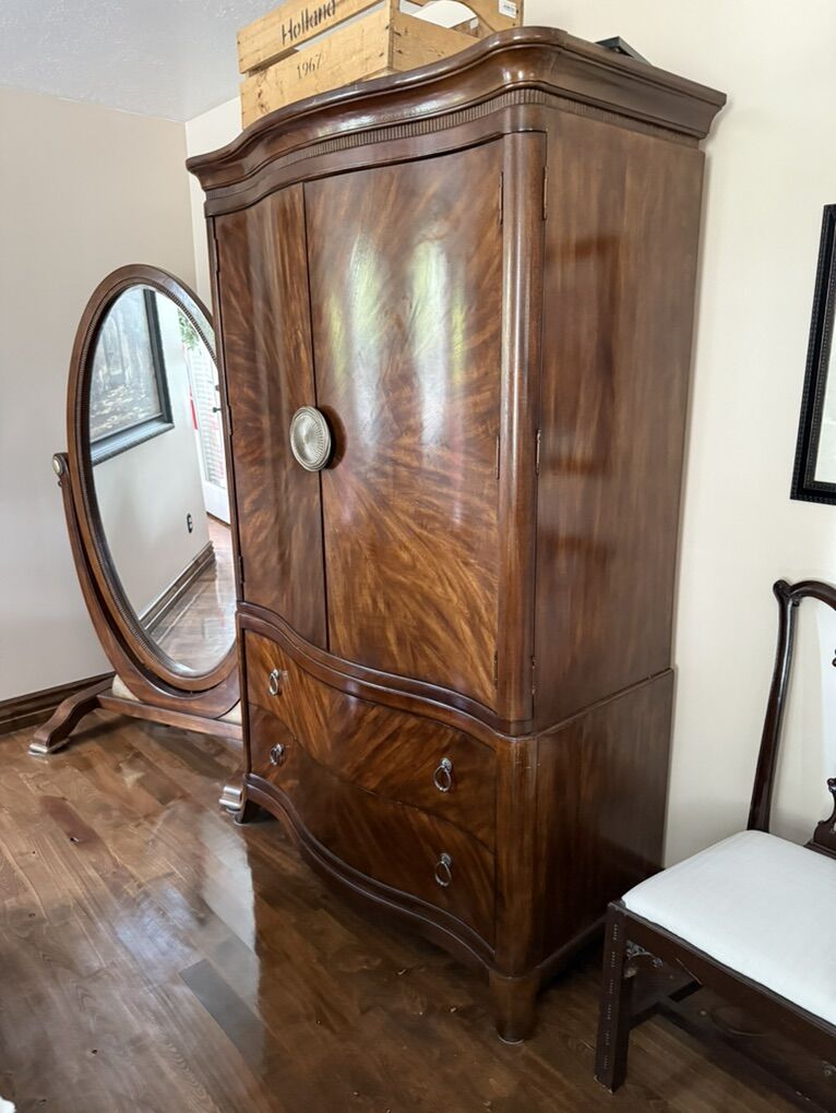 European Heavy Wood Armoire 78 T 23D 47 W