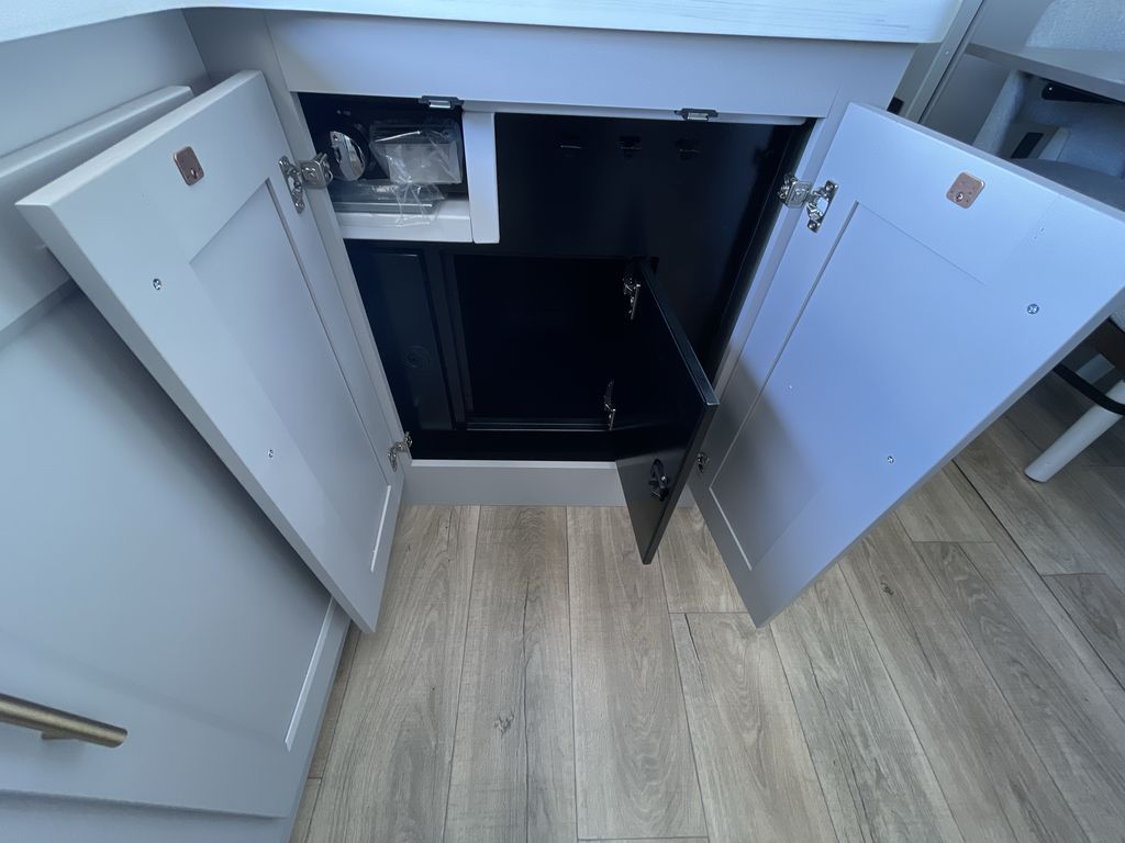 Main image 33