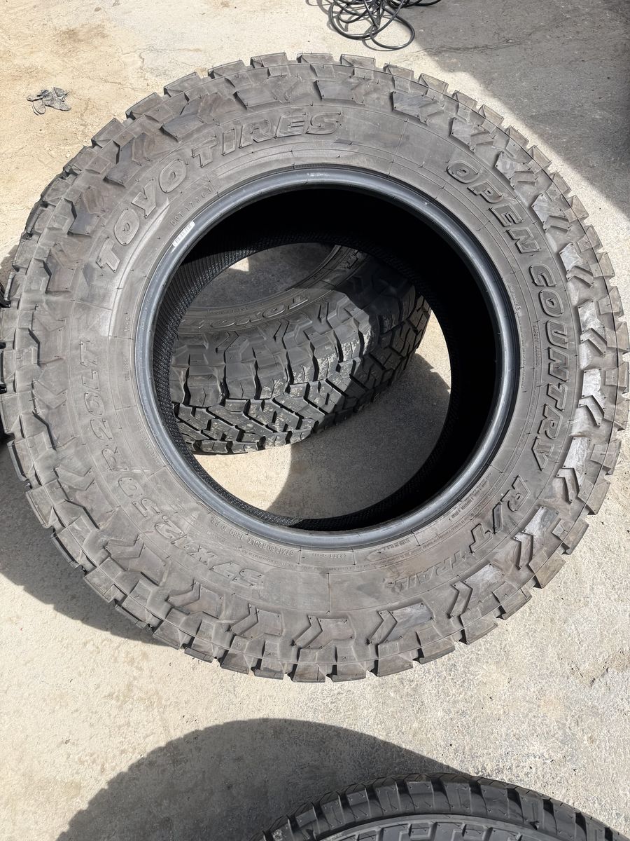 Toyo RT Trail 37x12.50x20