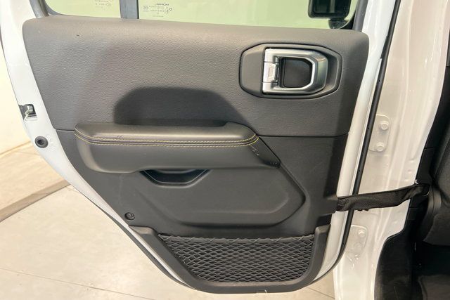 Main image 19