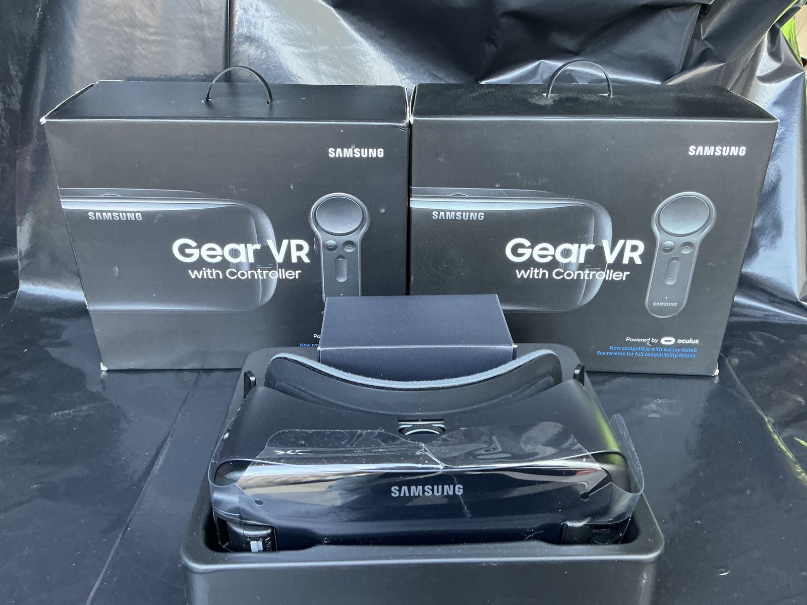 2 Samsung Gear VR with Controller -  (Compatible with Galaxy Note 8, S8, and S9)