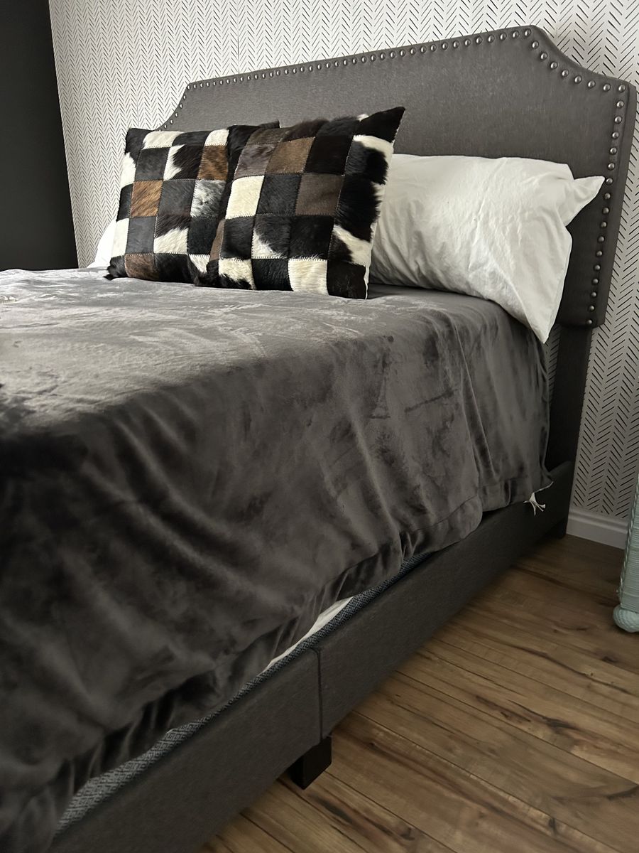 Queen Bed